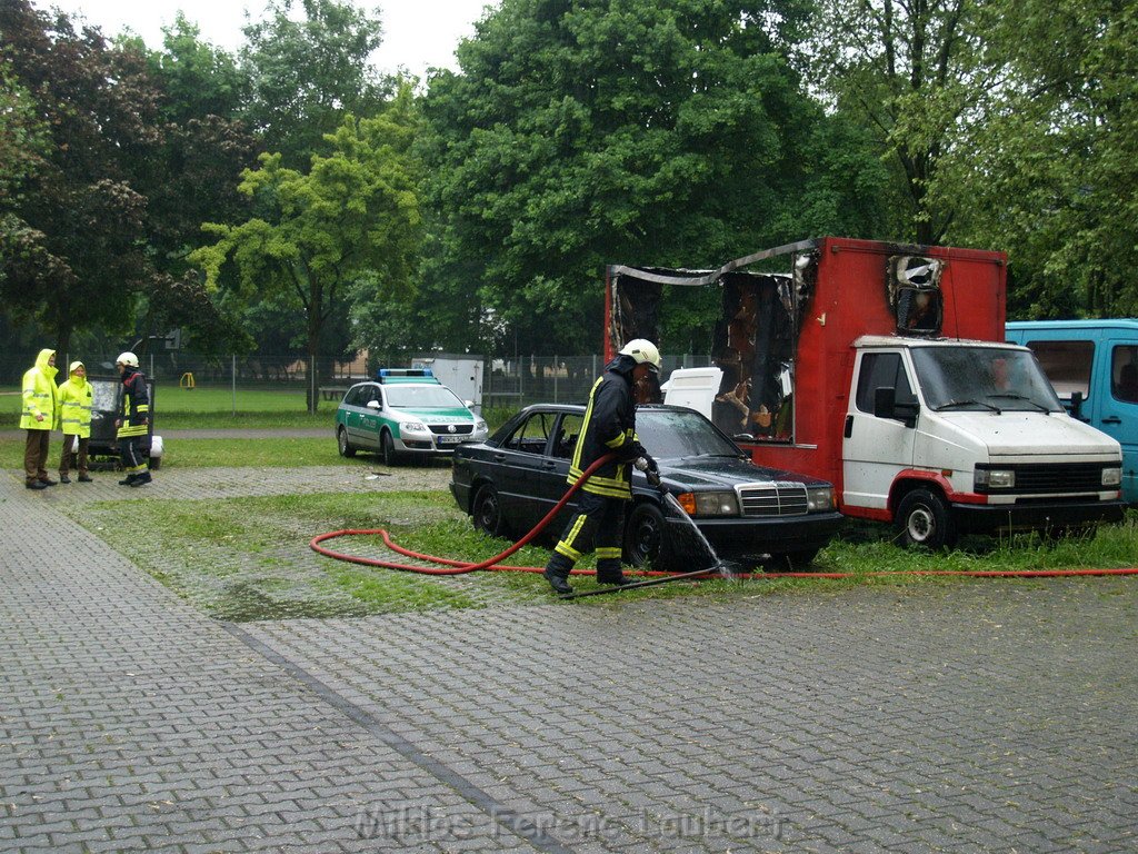 Brand Frittenwagen Pkw Koeln Vingst Passauerstr P65.JPG